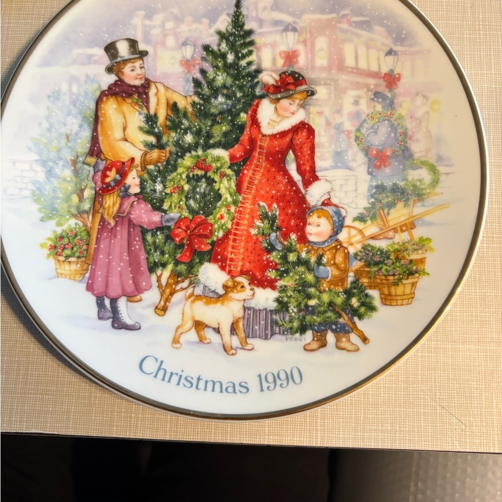 Avon Christmas 1990 Plate   bringing Christmas home